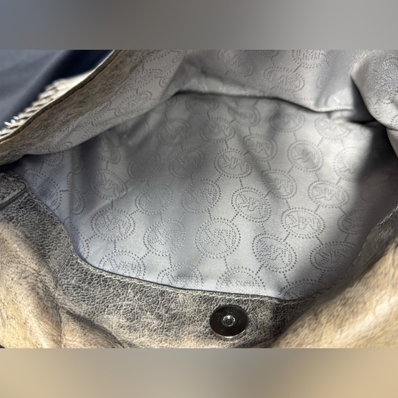 Michael Kors Vintage Tan Leather Chelsea Medium Messenger bag - Great Condition - Picture 7 of 16